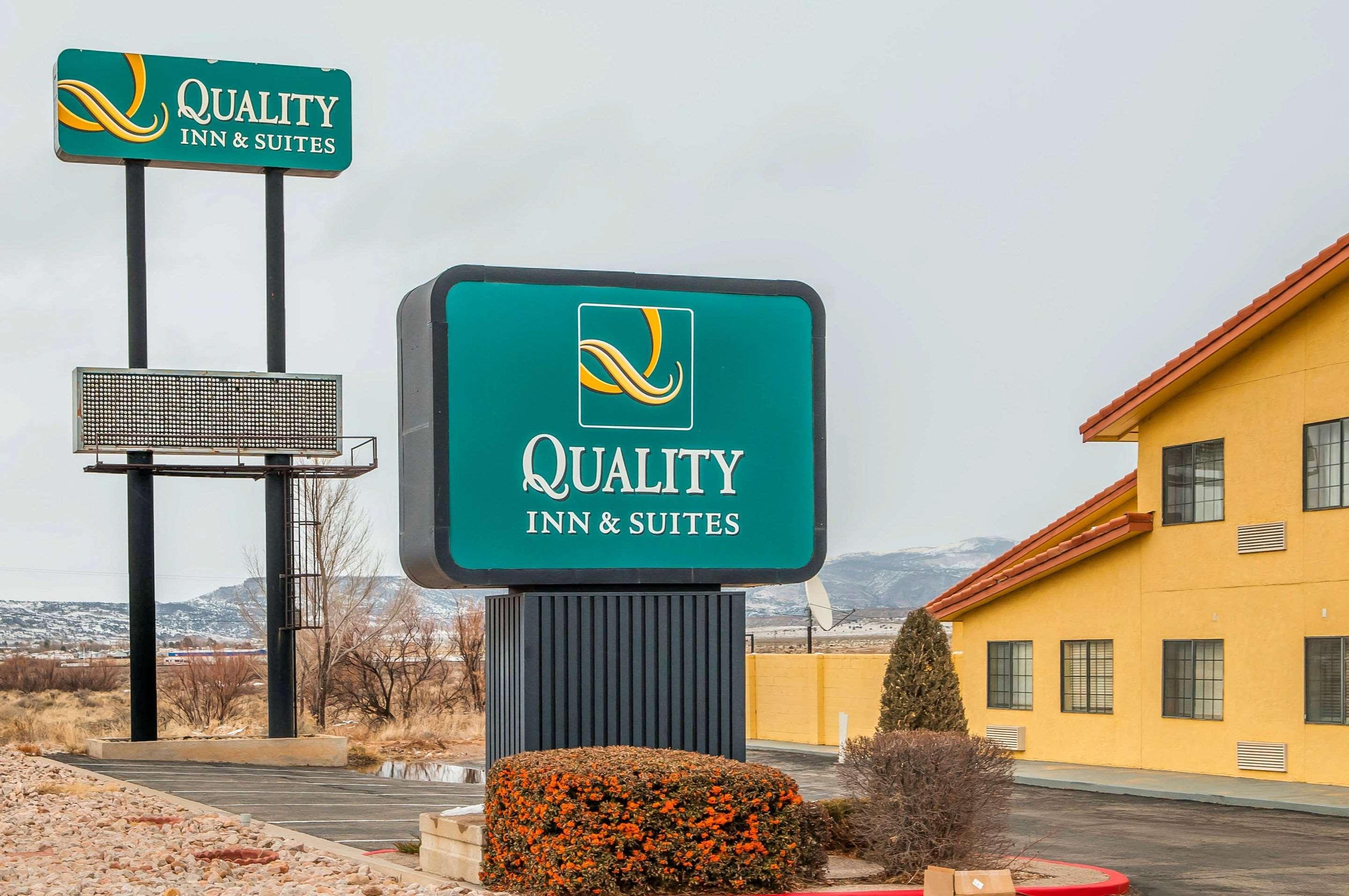 Quality Inn & Suites Grants - I-40 Экстерьер фото